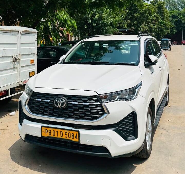 Toyota Innova Hycross luxury taxi in Chandigarh for business travel